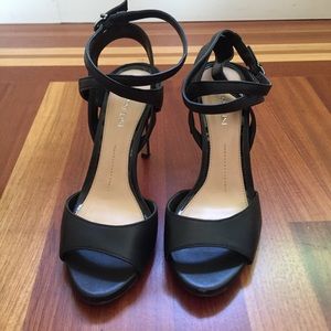 Gianni Bini Black Heels
